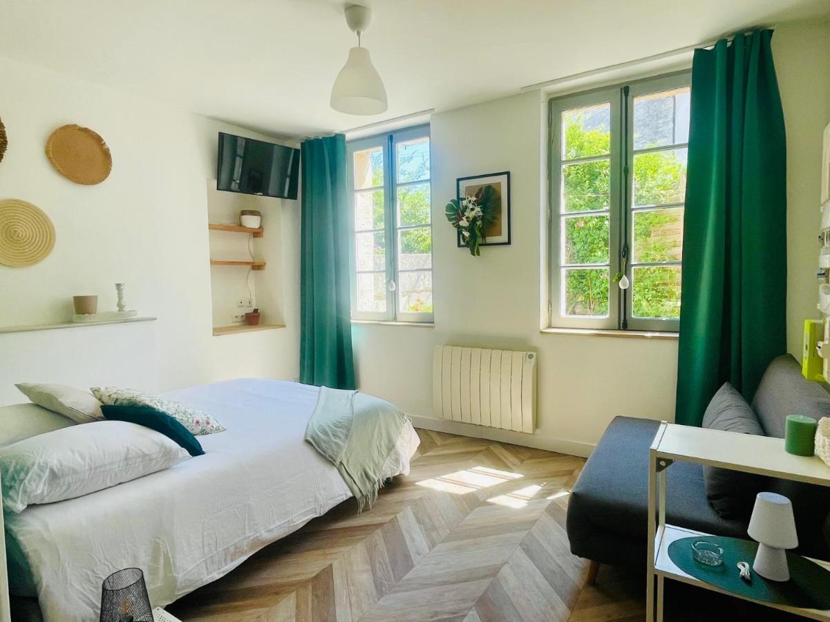 Le Tropical - Studio Avec Terrasse อองกูแลม ภายนอก รูปภาพ